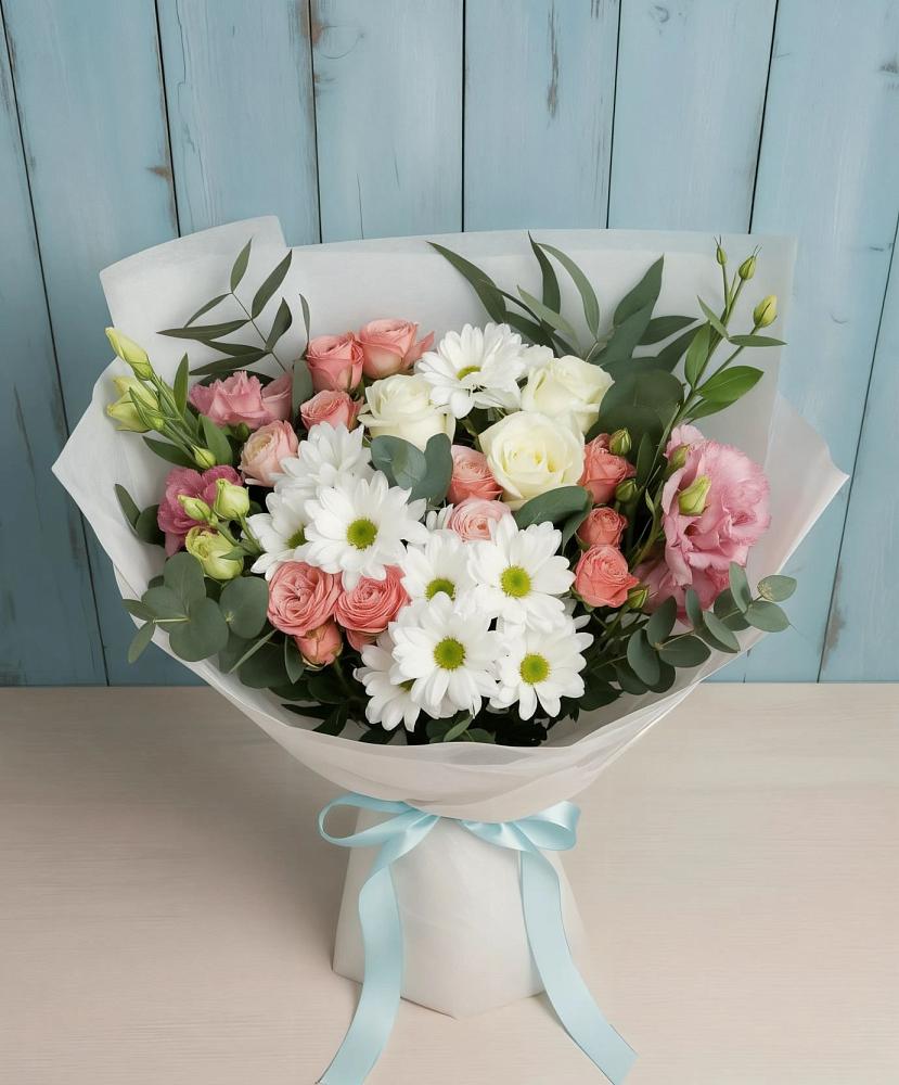 Букет цветов из: Розы, Лизиантусы и Хризантемы в Емельяновке