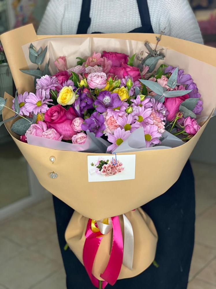 Букет цветов из: Хризантемы, Гвоздики и Альстромерии в Емельяновке