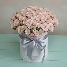 Цветочная композиция из Розы в шляпной коробке в Емельяновке