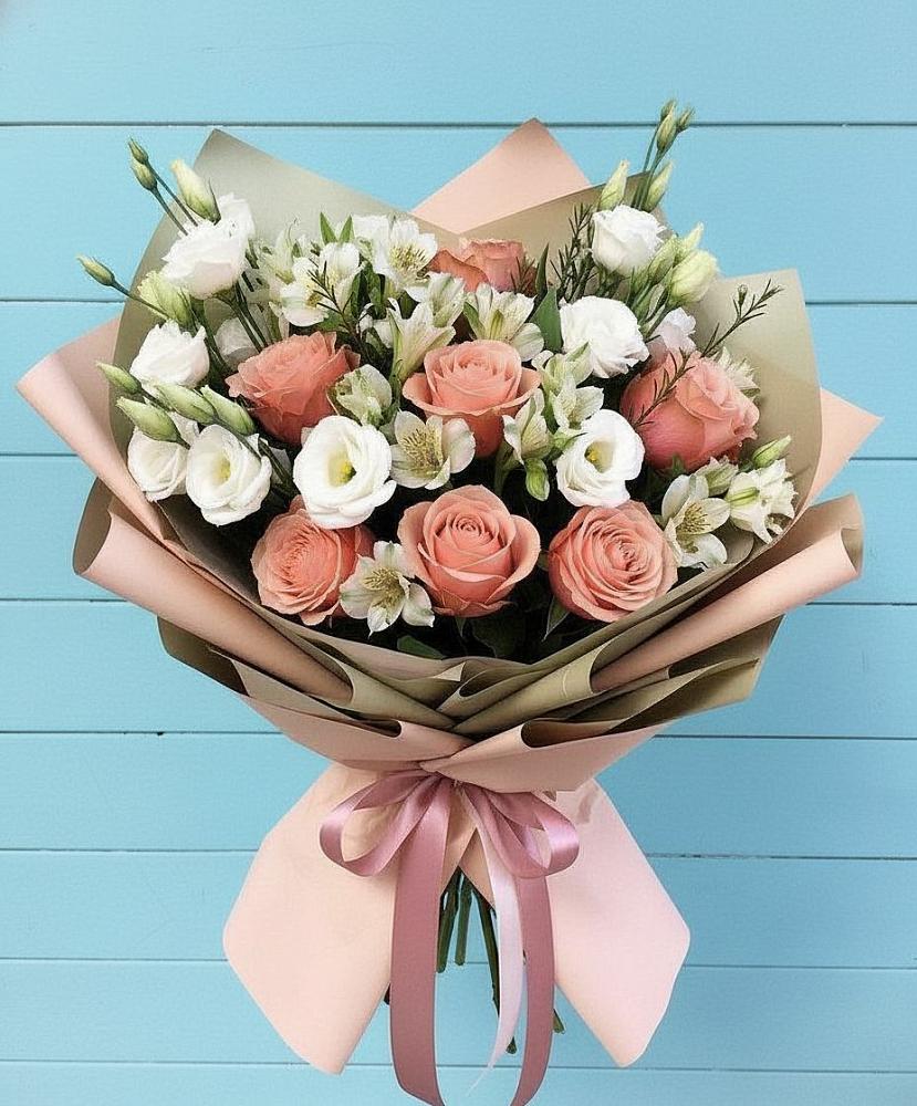 Букет цветов из: Розы, Альстромерии и Лизиантусы в Емельяновке