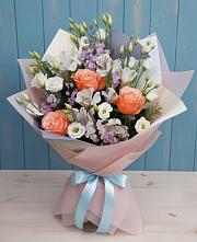 Букет цветов из:  Лизиантусы, Розы, Альстромерии и Гипсофила в Емельяновке