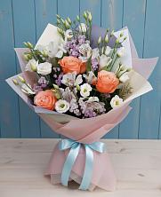 Букет цветов из:  Лизиантусы, Розы, Альстромерии и Гипсофила в Емельяновке