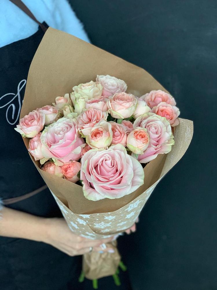 Букет цветов из: Хризантемы и Розы в Емельяновке