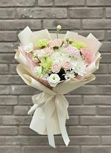 Букет цветов из:  Гвоздики, Розы, Лизиантусы и Хризантемы #REPLACE_PRED# Емельяновке