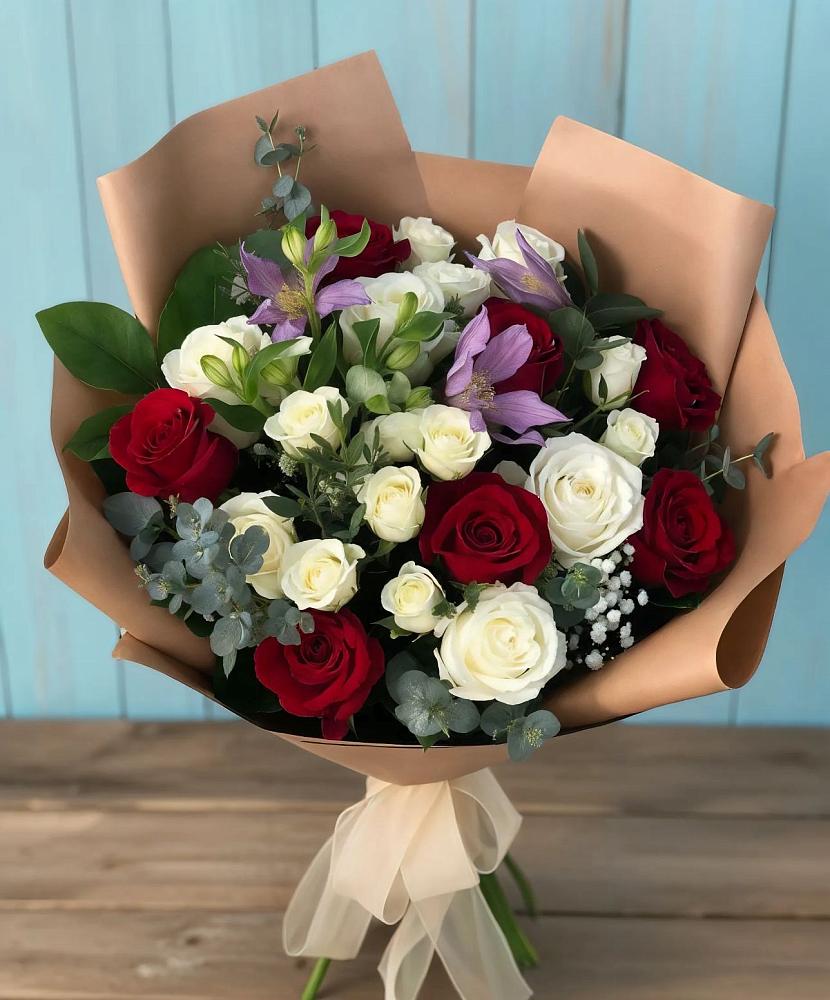 Букет цветов из: Розы и Альстромерии в Емельяновке