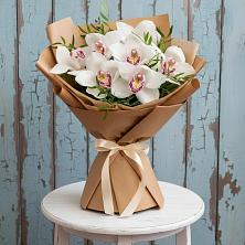 Букет цветов из:  Орхидеи и Розы в Емельяновке