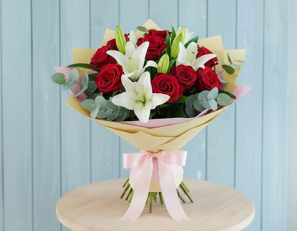 Букет цветов из: Лилии и Розы в Емельяновке